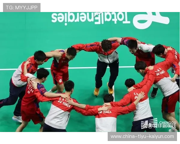 羽毛球场外奇迹！那只羽毛球竟被它奇迹般救回，场馆瞬间疯狂