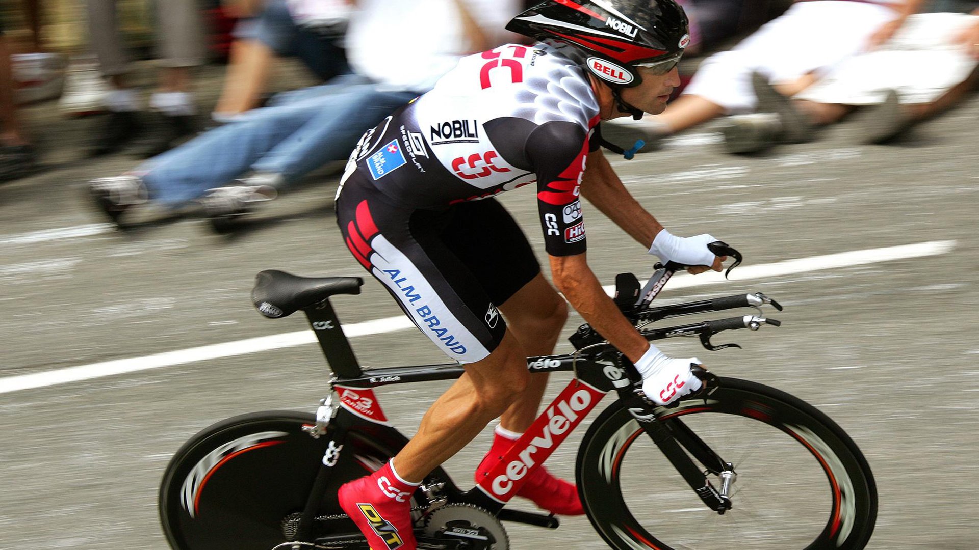 世界杯十六强:法国3比1淘汰波兰 姆巴佩梅开二度称王